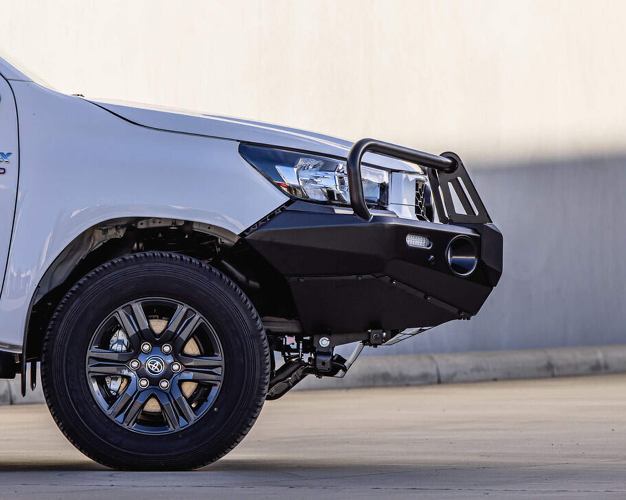 Deluxe Bull Bar